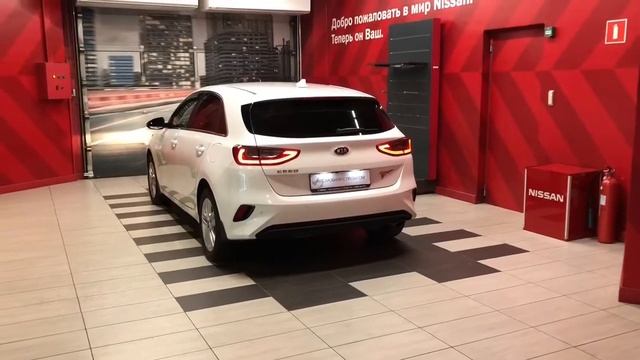 KIA Cee'd '2019 (3 поколение) смотреть онлайн