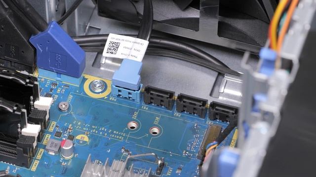 How to replace the solid-state drive on an Aurora R11 смотреть онлайн