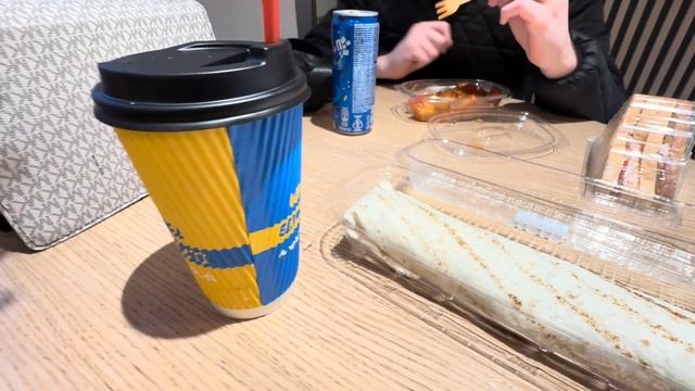 VLOG|| мини новогодний шоппинг, поход к дерматологу, гуляем по городу, рисую картину смотреть онлайн