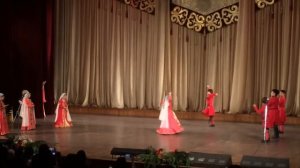 Задорный кавказский танец. Танцуют дети.