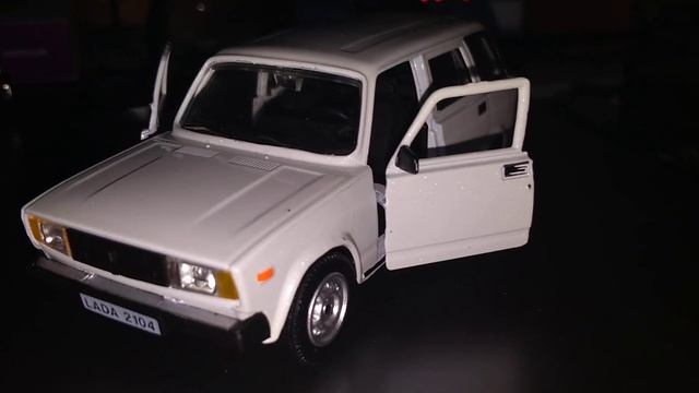 Обзор масштабных моделей автомобилей ВАЗ - 2102 и ВАЗ - 2104 смотреть онлайн