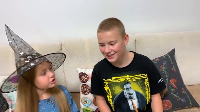 НАДЕВАЮ ЛИНЗЫ Whiteout !? Новичок надевает линзы SuperGlazki | Цветные линзы ВЛОГ смотреть онлайн