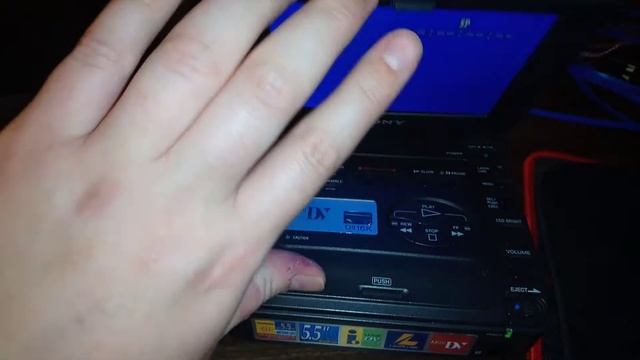 SONY Hi8 and MiniDV Video Walkman Informational Video смотреть онлайн