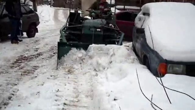 тает тает на дороге грязный снег