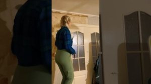 Хочу поклеить этот уголок в доме на кухне обоями?