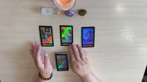 Расклад "Что обо мне думает  мама".