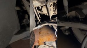 Замена резинок на поперечной стойке стабилизатора Рено Дастер