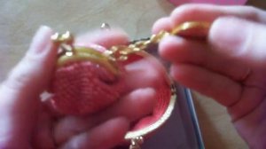 Монетница розовая вязаная бисером