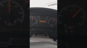 Что значит этот знак на панели приборов КамАЗ 65115