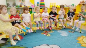 Сиреневая (младшая группа). Пальчиковая гимнастика с мячиком су джок