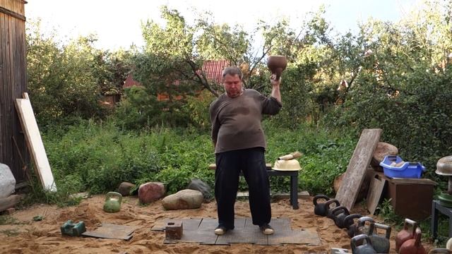 БИЦЕПС C ГИРЯМИ 32+32КГ ВВЕРХ ДНОМ ПОПЕРЕМЕННО 32+32 KG KETTLEBELL CURL смотреть онлайн