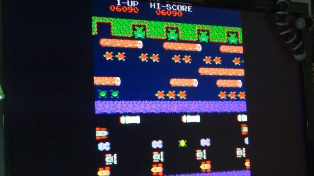 Playing the Arcade- Frogger | Arcade Hacks | смотреть онлайн