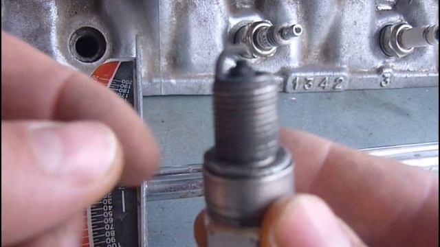 Поэтому может сорвать резьбу в головке под свечу. Как поменять свечи зажигания и не навредить смотреть онлайн