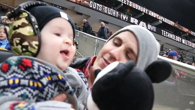 Tips for Taking Baby to a Hockey Game | Baby's First Hockey Game | LINDSEYDELIGHT смотреть онлайн