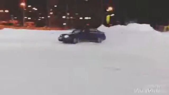 Subaru Legacy 2.0 snow drift смотреть онлайн
