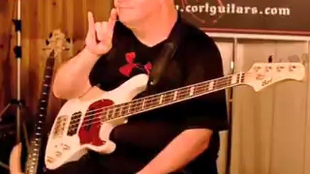 Slap bass groove- Cort bass artist Darrell Craig Harris in Tokyo смотреть онлайн