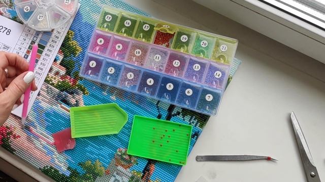 Лайфхаки // Как собрать алмазную мозаику // DIY Картина из страз смотреть онлайн