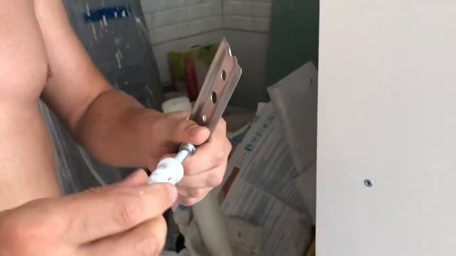 Как повесить шкафы на кухне на газобетон и кирпичную стену смотреть онлайн