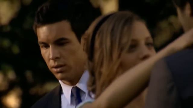Reencuentro de Sara y Lucas en la boda 'Pepsi' смотреть онлайн