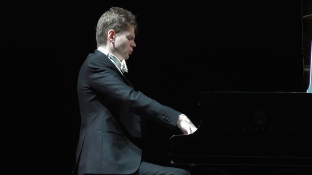 Ян Сибелиус - "Цветы" op.85, "Деревья" op.75, "Экспромт" op.5 №5 08.12.2015 Андрей Гугнин фортепиан смотреть онлайн