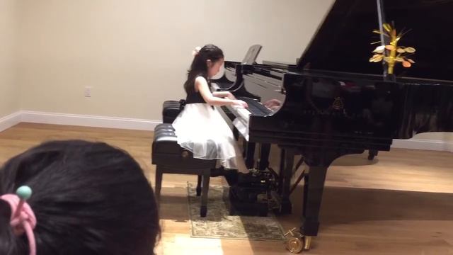 Eunice Piano Recital - Bell-Ringing Op.54 No.6 by Edvard Grieg смотреть онлайн