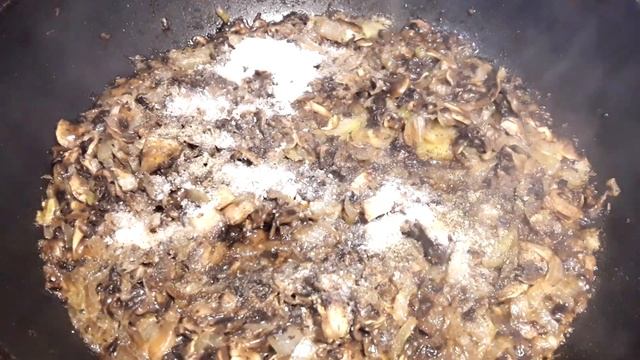 Этот грибной соус невероятно вкусный. К мясу и птице идеально подойдет, а также к любому гарниру смотреть онлайн