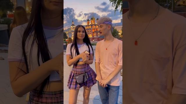 ПОЦЕЛУЙ ИЛИ ПОЦЕЛУЙ В ГУБЫ смотреть онлайн