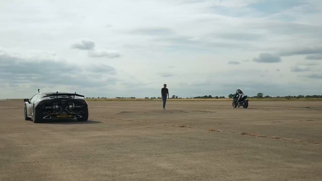 Lamborghini Huracan Turbo против Kawasaki H2R_ ГОНКА-(1080p)