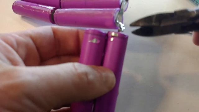 Scavenging batteries from an old laptop смотреть онлайн