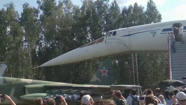 День воздушного флота в Монино (музей авиации). Сверхзвуковой Ту-144 внутри салона. Monino airplane смотреть онлайн