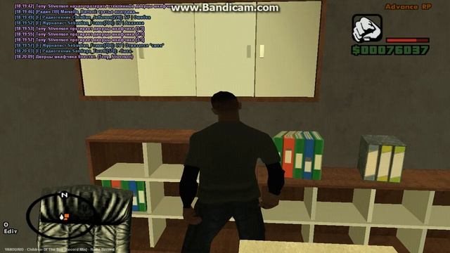 Протёр стеклянные дверцы шкафчика. смотреть онлайн