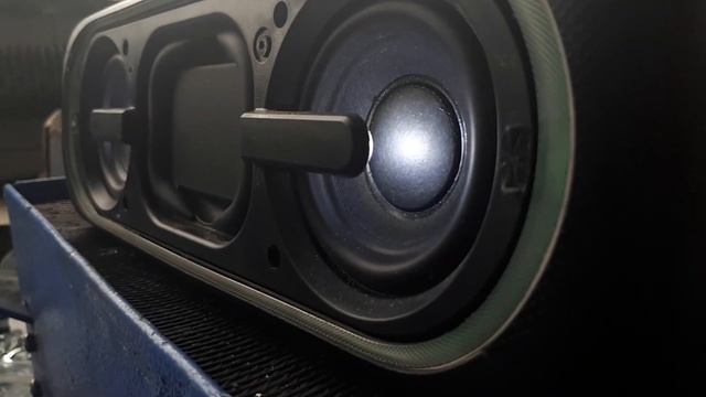 Sony SRS-XB40 Bass test WITHOUT GRILL !!! (Triboss- Aquadrop) смотреть онлайн