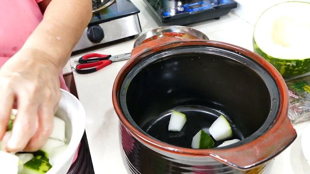 Double Boiled Winter Melon Herbal Dessert Soup | Chinese dessert to Moisturize your body. смотреть онлайн