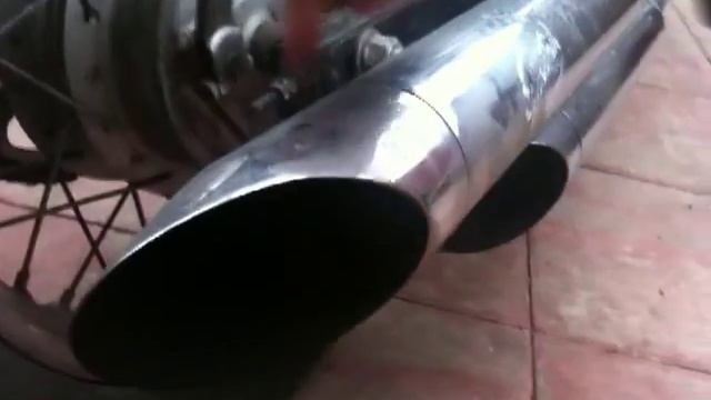 Honda Shadow VT125 - How To Remove Baffles On SILVERTAIL K02 Exhaust.MOV смотреть онлайн