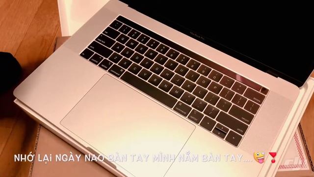 Đâp hộp Macbook Pro 15' 2018 Core i9 6 nhân