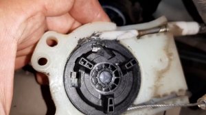 Почему сломался стеклоподъёмник в Рено?