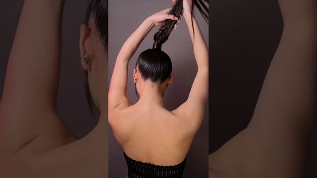Высокий гладкий хвост с плетением #хвост #прическа #прическанадлинныеволосы смотреть онлайн