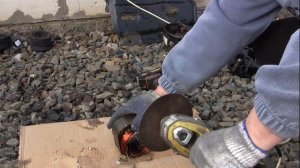 распилили  компрессор с холодильника  и вынули медь.