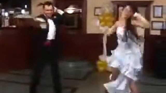 Офигенный свадебный танец! YouTube смотреть онлайн