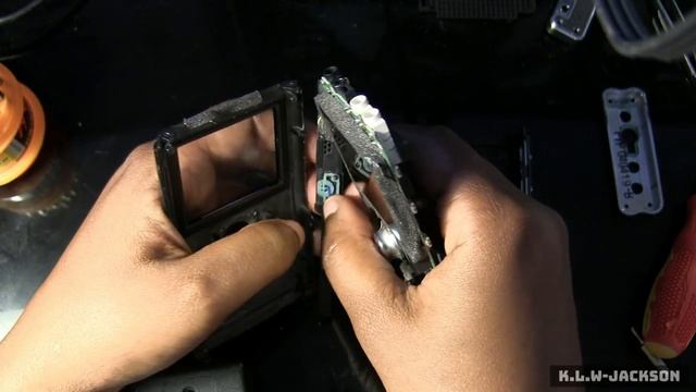 Replacing The iRiver iHP-120 Battery смотреть онлайн