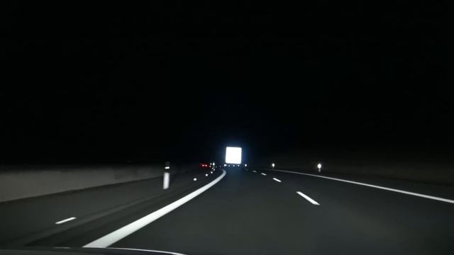 Matrix LED-Scheinwerfer im Audi A4 (B9, 2020) im Test: Nachtfahrt & Vergleich Laserlicht смотреть онлайн
