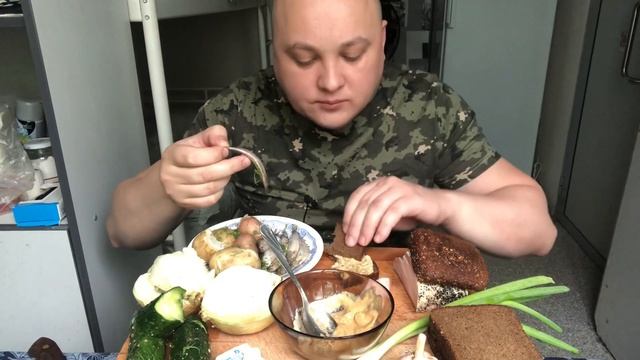 КИЛЬКА MUKBANG смотреть онлайн