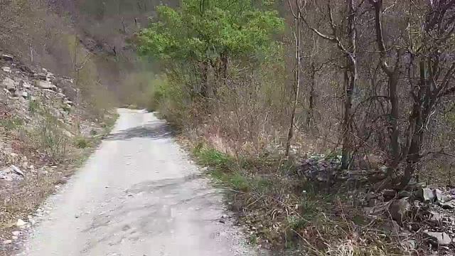 Поход. Спуск вниз с горы. Вид Чёрного моря. смотреть онлайн