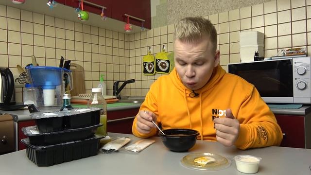Весь день ем продукты ЯНДЕКС ЕДА / Самая Дорогая Доставка / Мажорский Бомж Обед смотреть онлайн