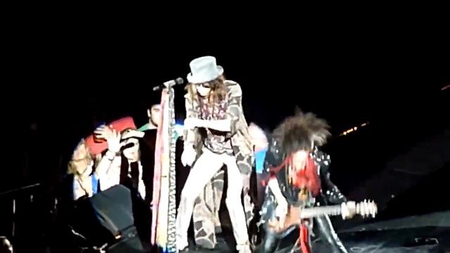 【Aerosmith】- Draw The Line (Oakland, Oracle Arena - 8/4/12) смотреть онлайн