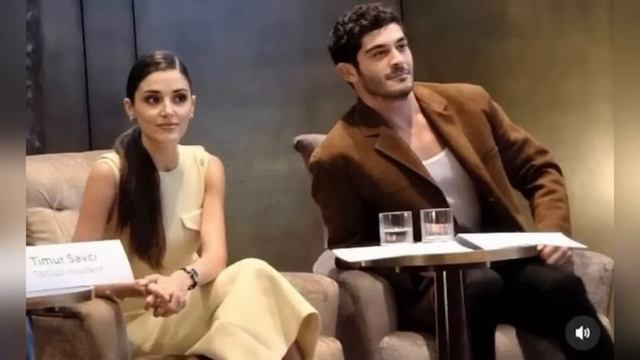 Burak Deniz Tocando A Hande Erçel Frente A La Cámara Provocó Una Crisis. Aquí Están Los Detalles.
