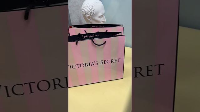 Комплект брендовых пакетов Виктория Сикрет 43х34х15 - 2 шт смотреть онлайн