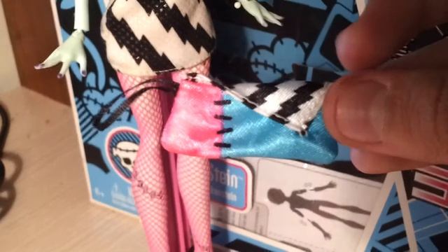 обзор на куклу Monster High Frankie Stein [Dawn of the Dance] на русском смотреть онлайн