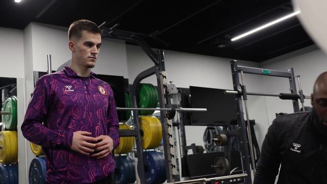 Anis Mehmeti's first day at Bristol City! 👀 Robins Uncut 055 смотреть онлайн
