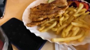 24 часа ЕШЬ ВСЁ И НЕ ТОЛСТЕЙ/ ЧЕЛЛЕНДЖ ВСЕЙ СЕМЬЁЙ /Видео Анютка малютка